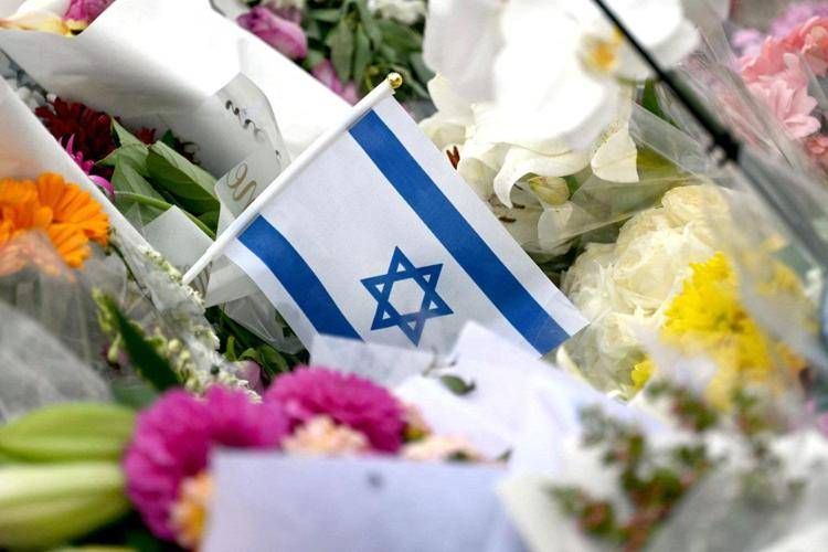 Fiori dopo attentato a Bondi Beach (Afp)