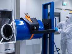 BMW accelera sull’economia circolare: il riciclo diretto delle batterie entra in funzione