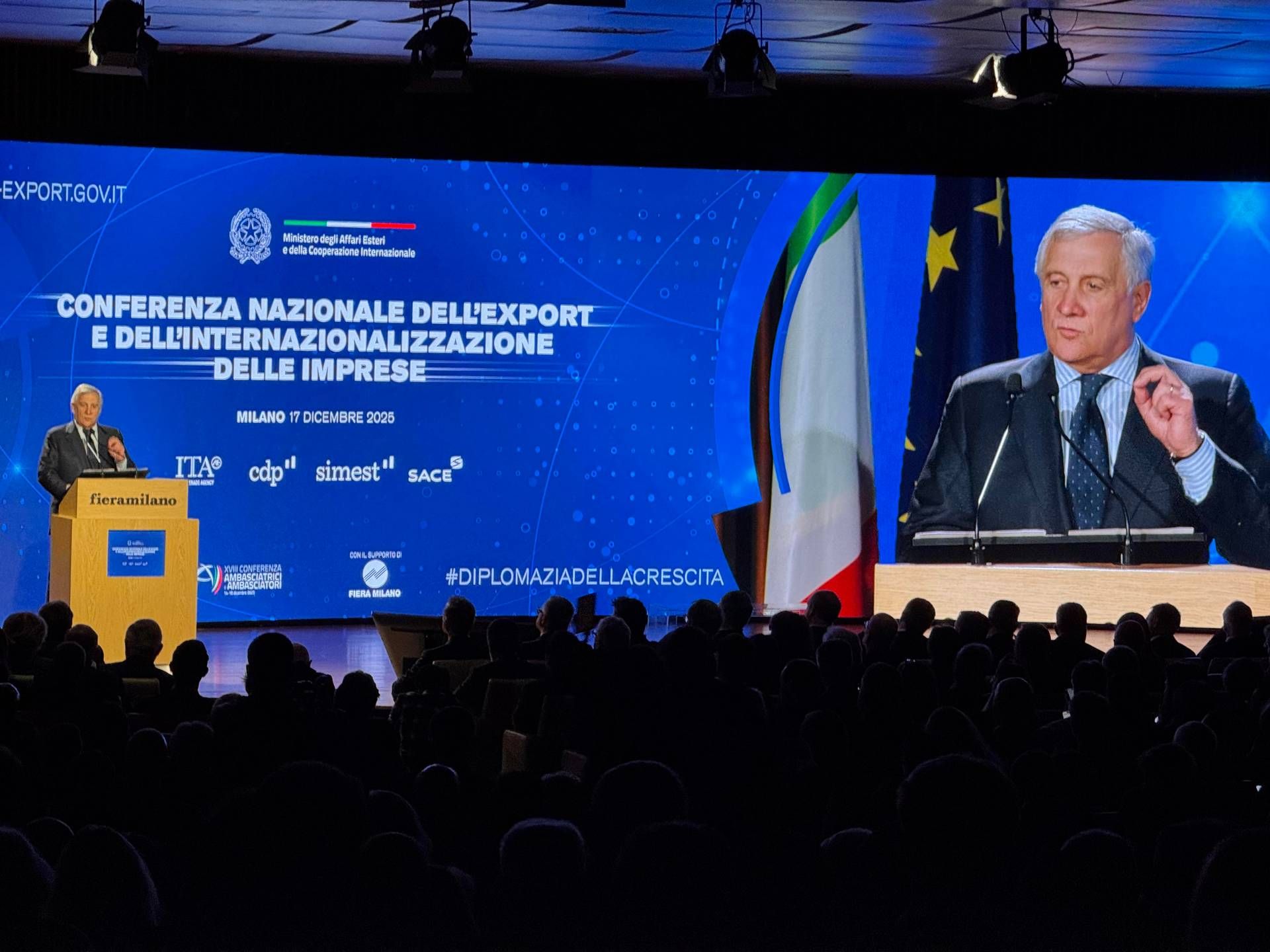 Tajani: "Export in crescita, 700 miliardi entro 2027"