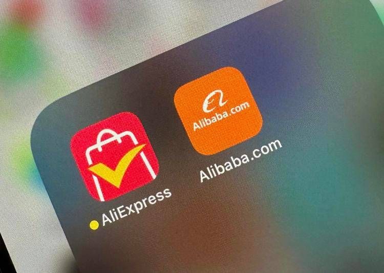 Natale, da ricerca del regalo perfetto a momenti in famiglia, ecco come lo celebrano gli italiani