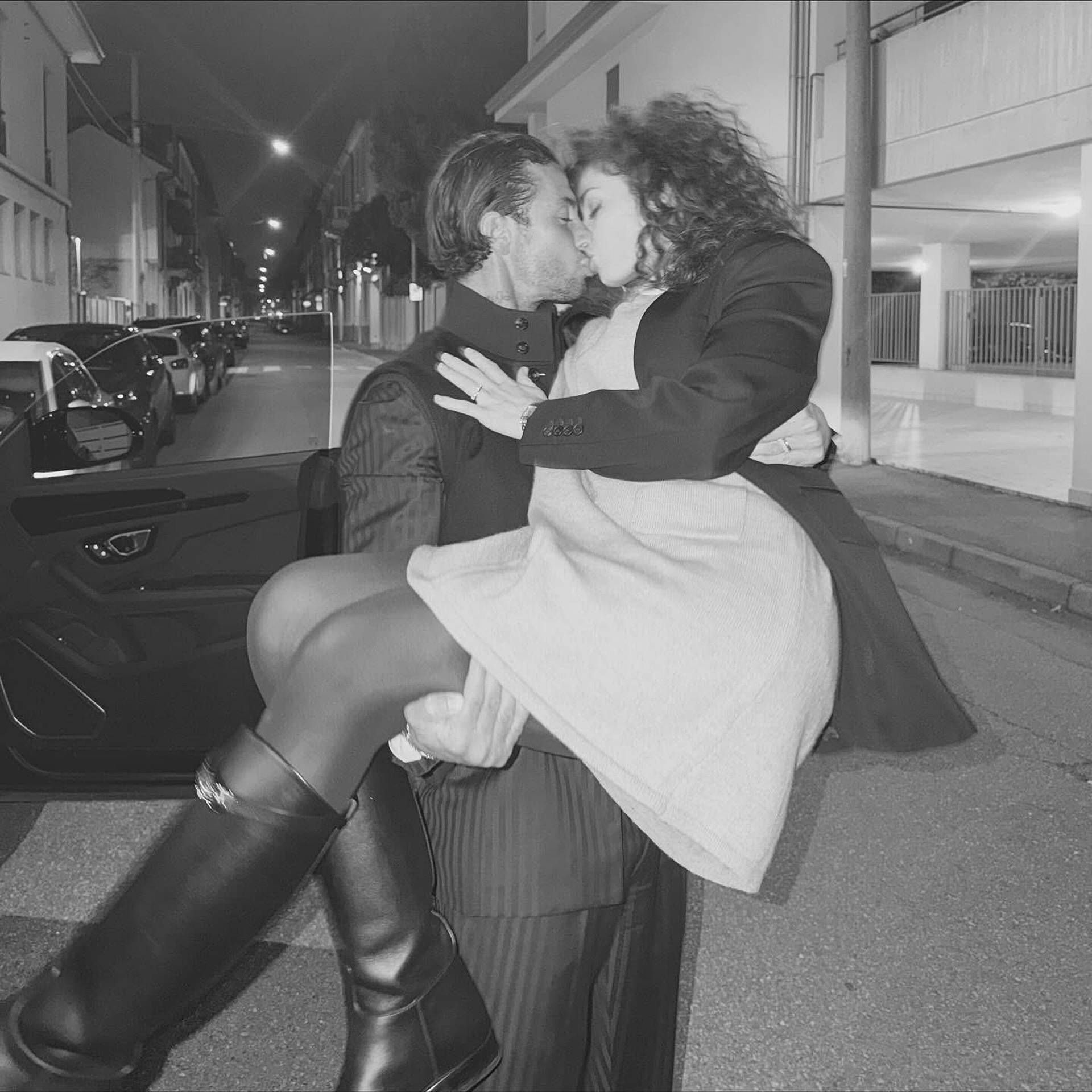 Raffaella Fico, il dolore dopo la perdita del bambino: "Vola alto cuore mio"