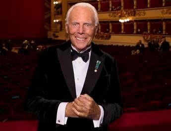 Il Teatro alla Scala omaggia Giorgio Armani con una mostra