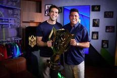 Ronaldo e Kakà con la coppa