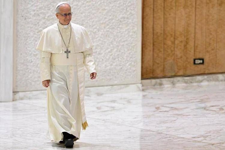 papa_leone_cammina_afp image Papa Leone XIV