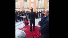 Senato, La Russa si 'unisce' al coro per auguri di Natale ai dipendenti - Video