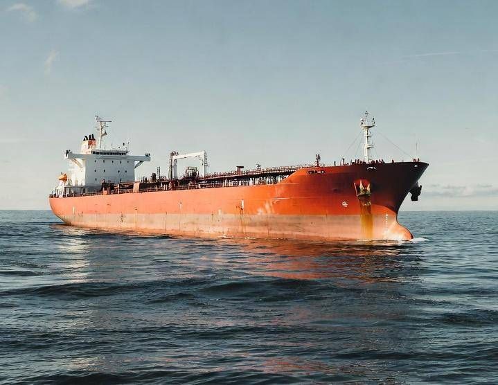 La flotta fantasma di Putin: "Così la Russia spia l'Europa dal mare"