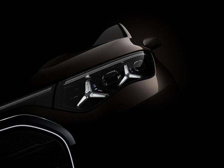 Mercedes-Benz VLE: il nuovo MPV elettrico debutta a Stoccarda nel 2026