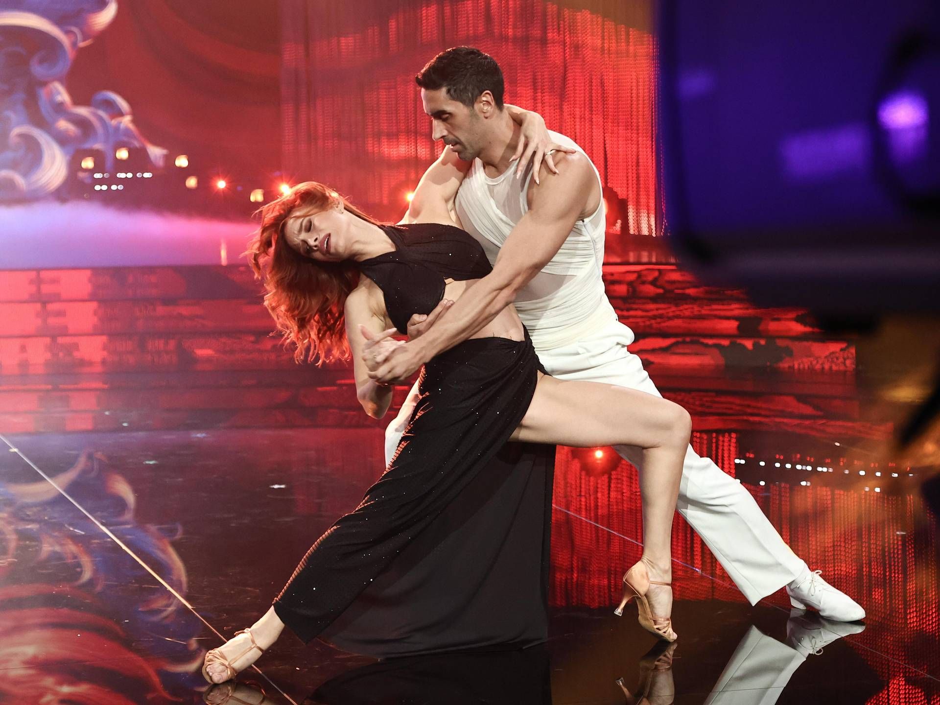 Ballando, Magnini in finale incanta tutti... tranne la giuria: è polemica