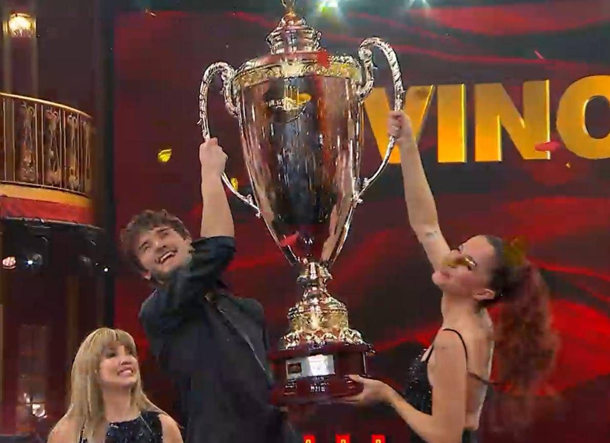 Andrea Delogu trionfa a Ballando con le stelle: "Grazie alla mia famiglia e al mio maestro Nikita"