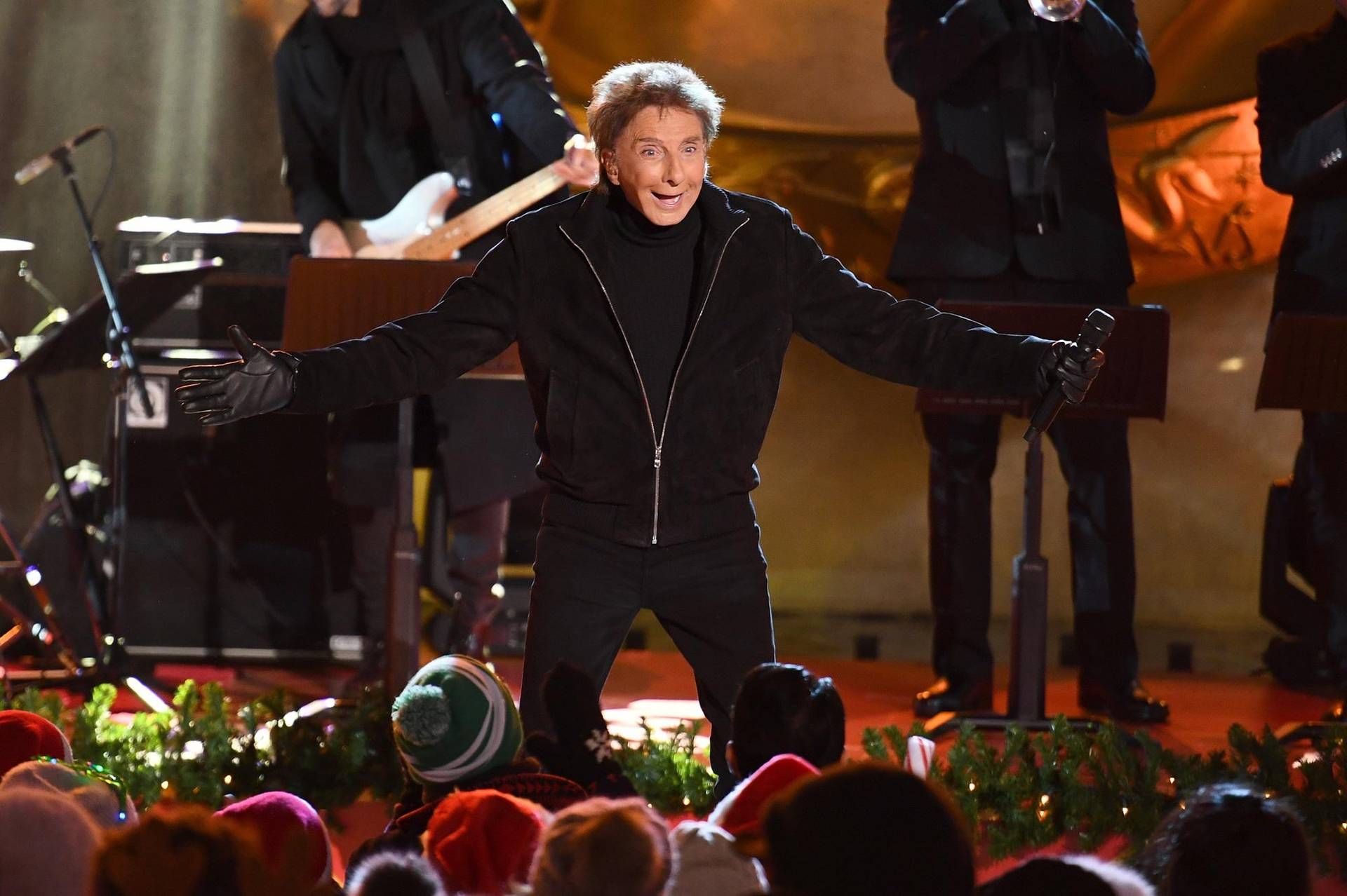 Barry Manilow annuncia lo stop: "Ho un tumore al polmone sinistro"