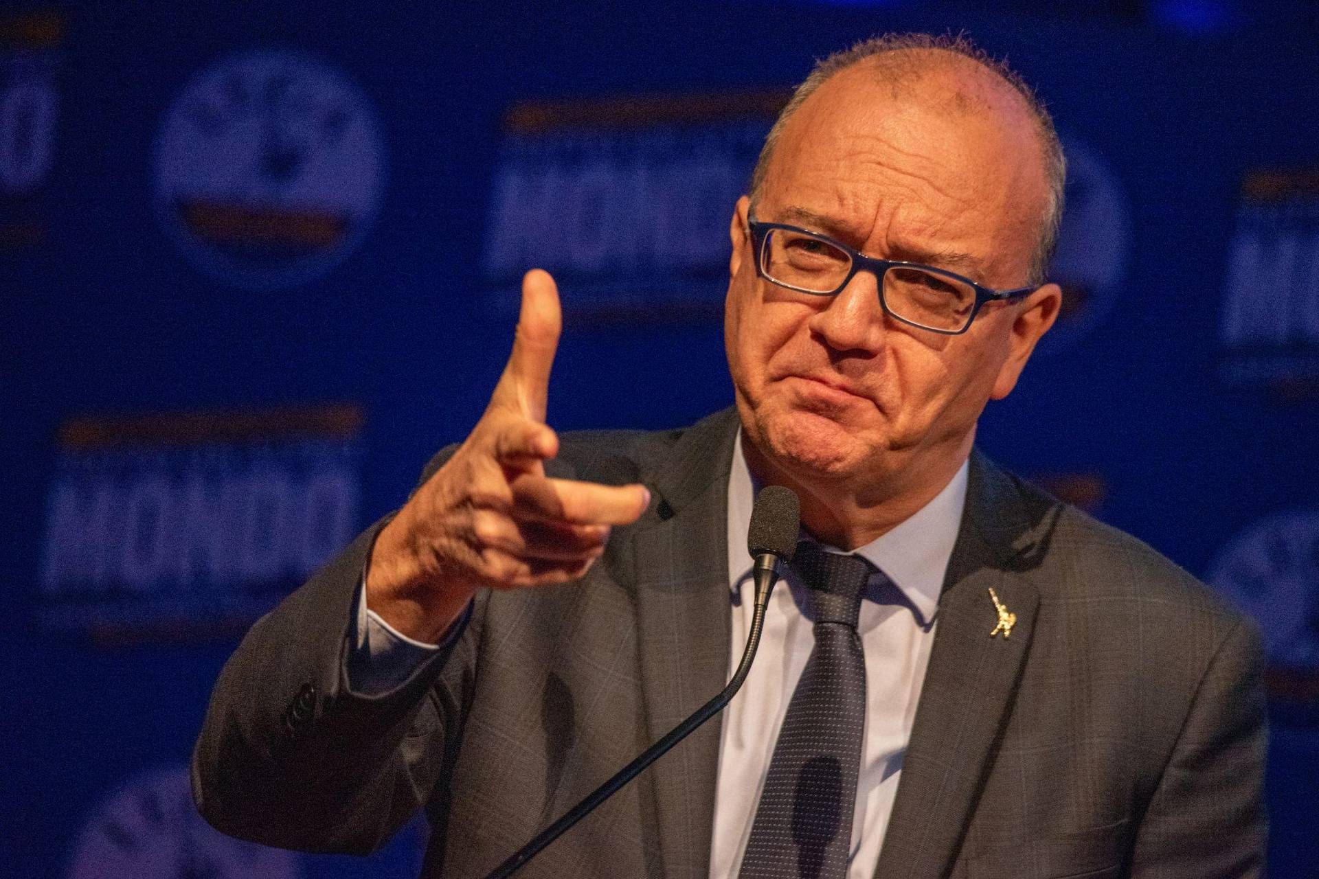 Scuola, Valditara: "La stiamo rivoluzionando, per rispondere alle sfide del futuro"