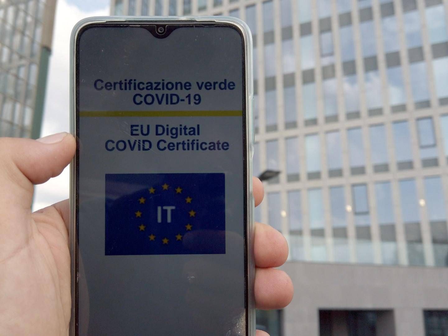 Covid, Consulta: "Infondate questioni legittimità obbligo vaccino e Green pass"