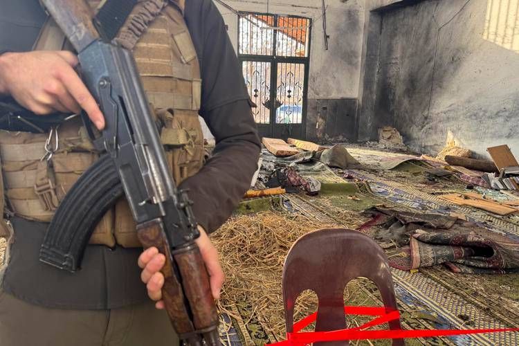 L'attacco alla moschea (Afp)