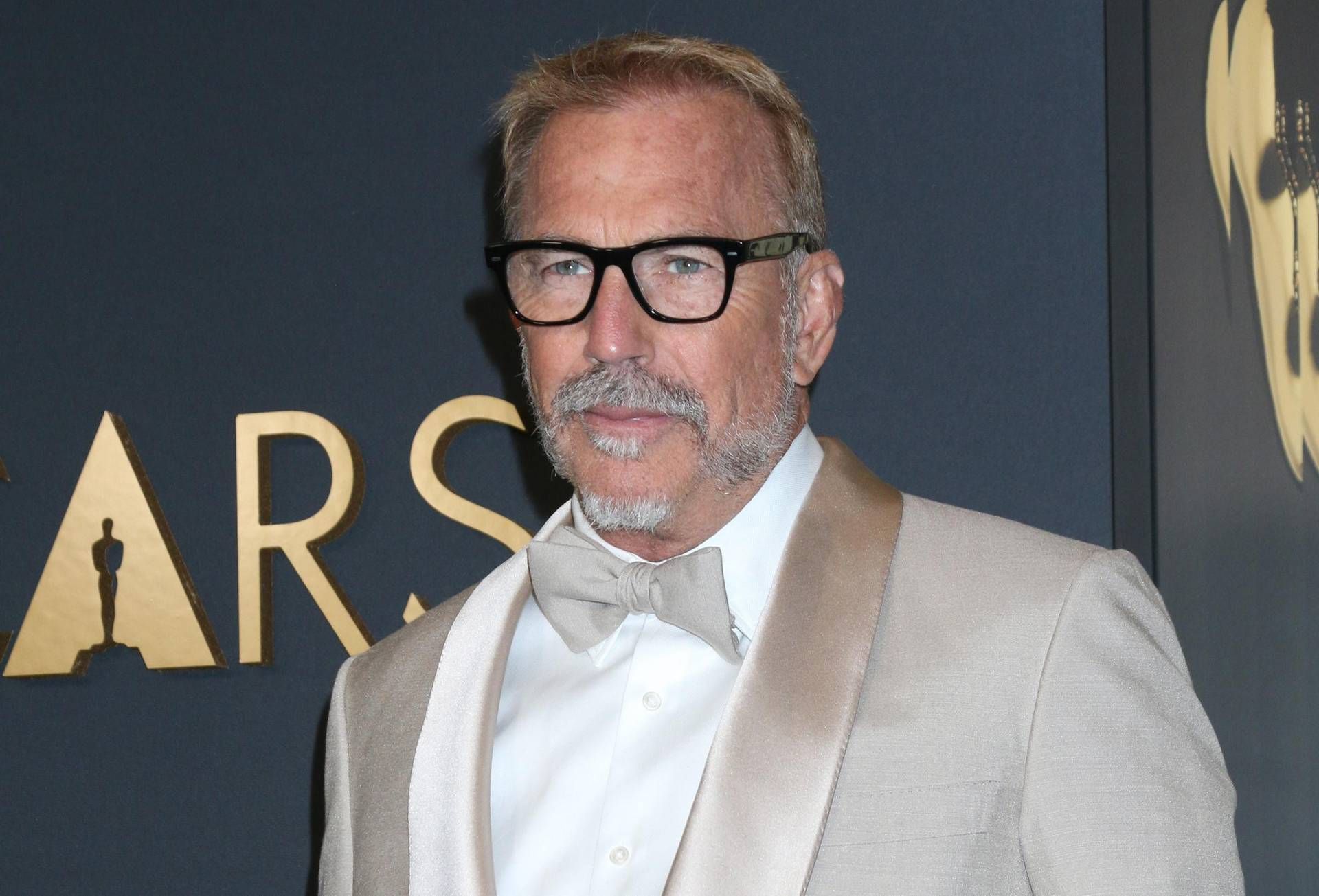 Kevin Costner, costumi non pagati per 440mila dollari: citato in giudizio