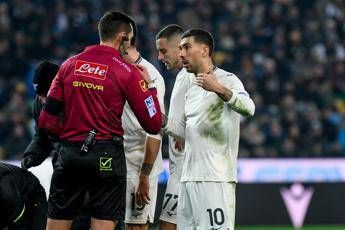 Le proteste della Lazio con l'arbitro Colombo - Ipa/Fotogramma