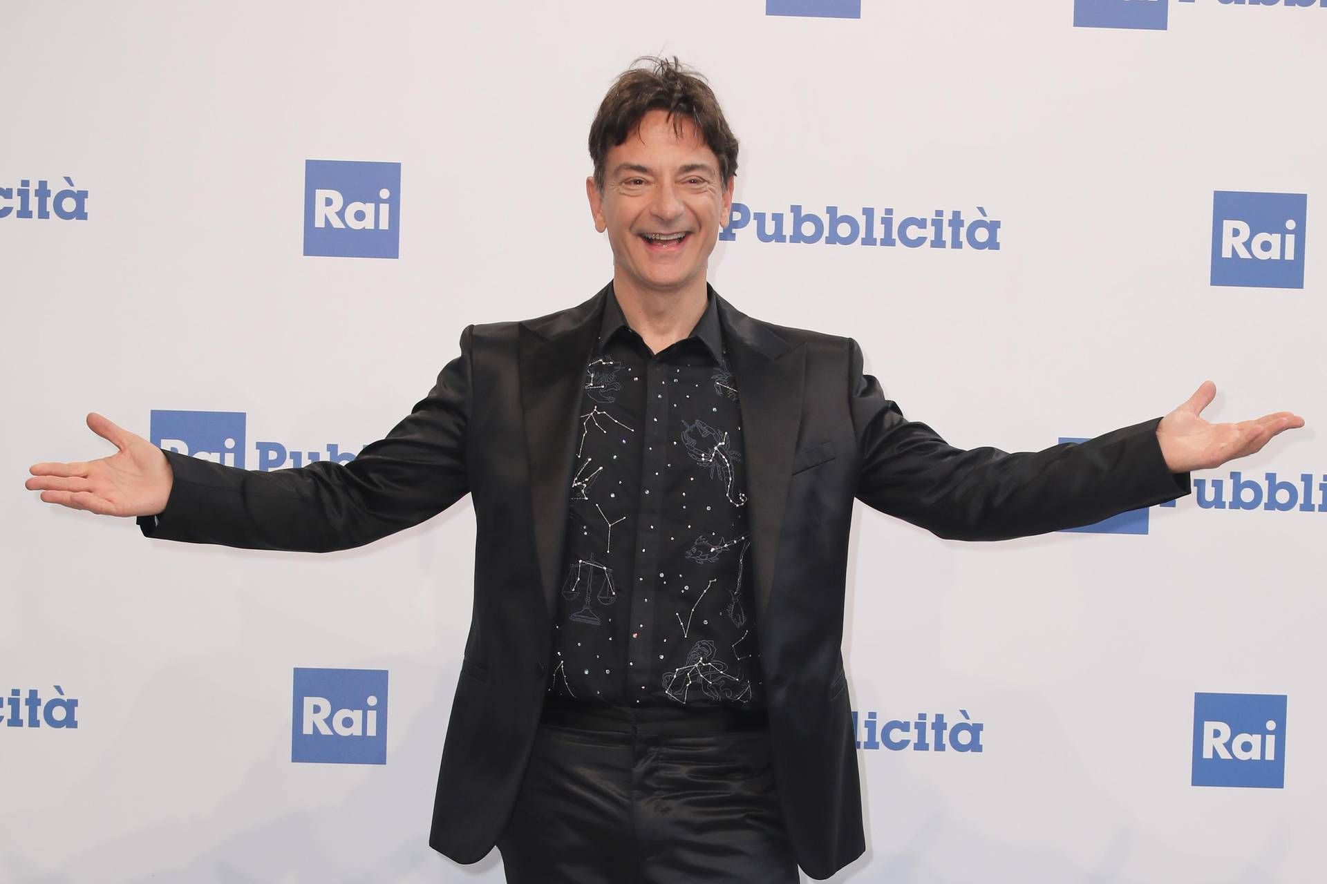 Domenica In, Paolo Fox svela l'Oroscopo 2026: da Venier e Savino, cosa dicono le stelle