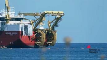 Tyrrhenian Link, nuovo record mondiale per Terna: posato cavo sottomarino a 2.150 metri di profondità