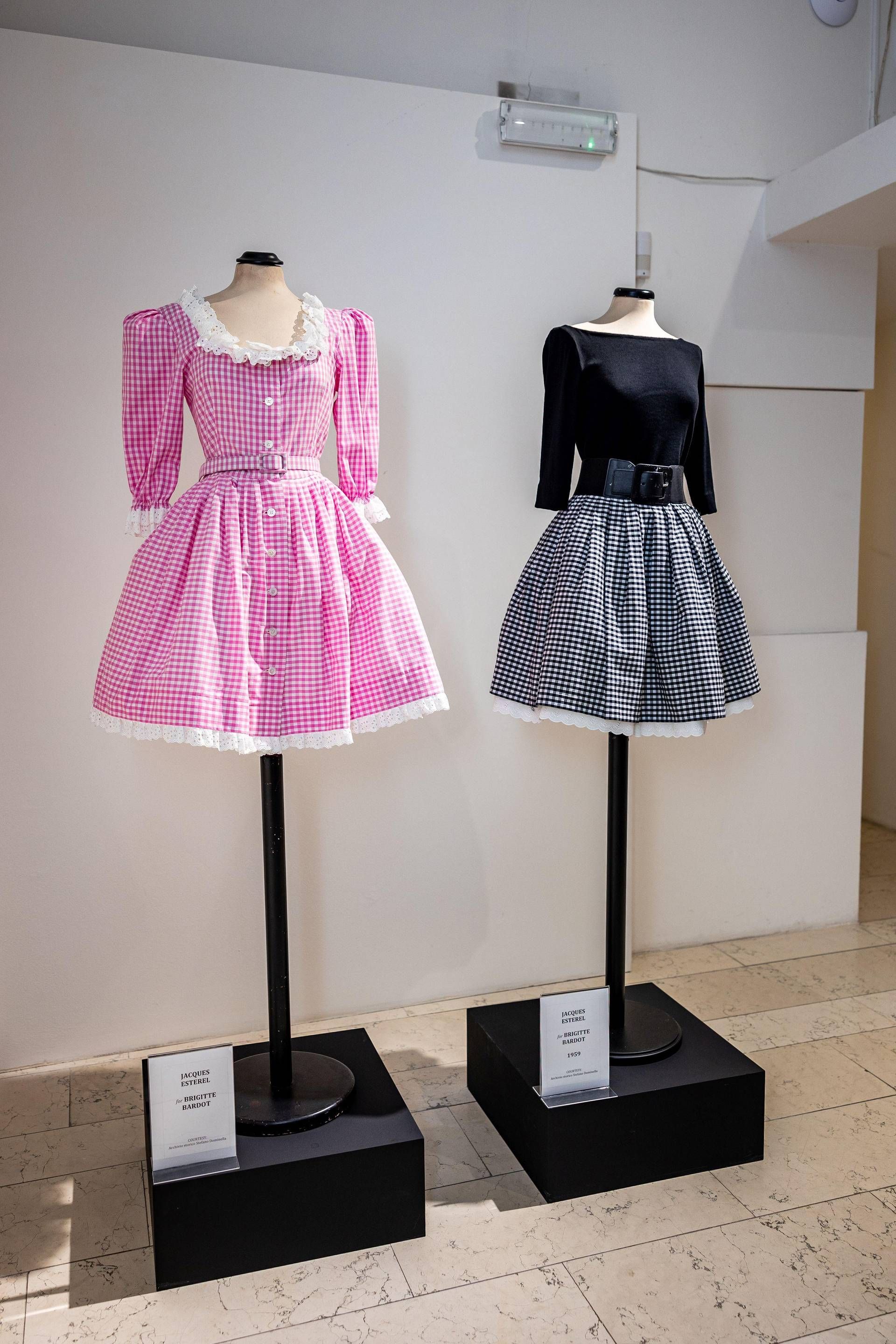 Ha lanciato la moda Vichy, una mostra ricorda Brigitte Bardot a New York