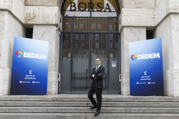 Dedem, le cabine fototessera? Diventano punti di servizio al cittadino