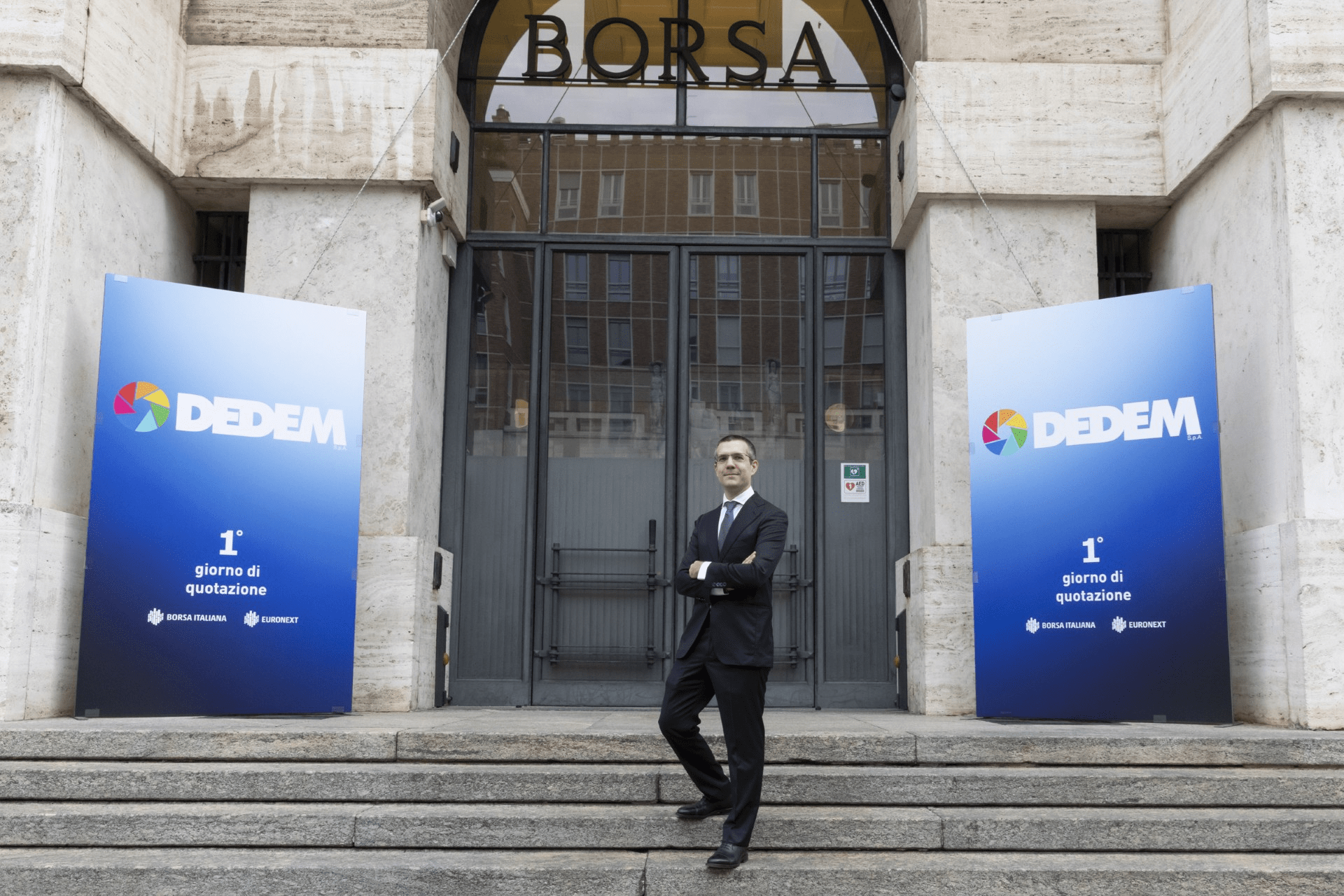 Dedem, vesikalık fotoğraf kabinleri mi? Vatandaşa hizmet noktası oluyorlar