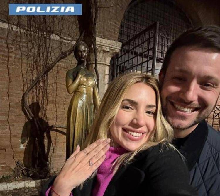 La coppia e l'anello