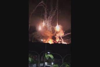 Attacco al Venezuela, aeroporto colpito e raffica di esplosioni - Video
