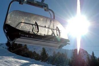 Una seggiovia, immagine d'archivio (Fotogramma)