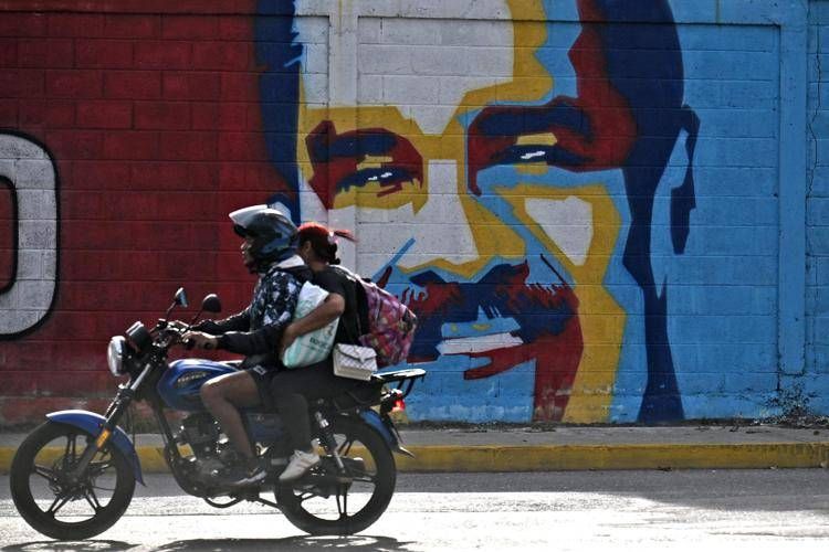 Murales di Maduro a Caracas, Venezuela - Afp
