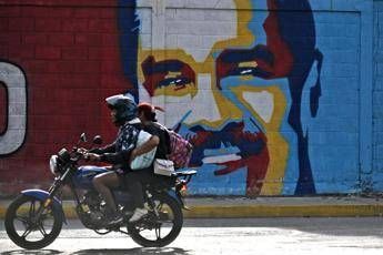 Venezuela Murales Maduro Afp Immagine in aggiornamento