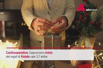 Natale, 1 italiano su 2 pensa di riciclare i regali