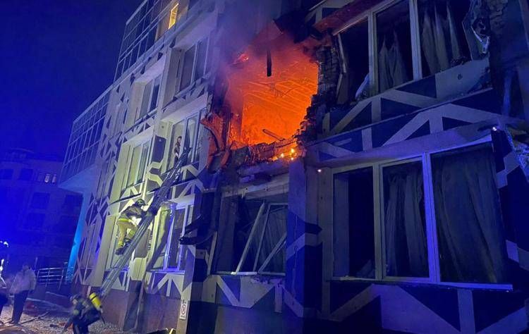 Ucraina, raid russo su Kiev: almeno 2 morti. Zelensky: 