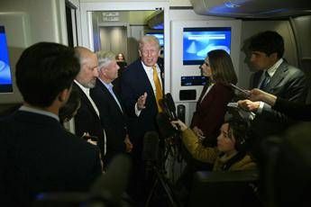 Trump sull'Air Force One - (Afp)