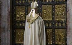 Papa Leone XIV chiude la Porta Santa di S. Pietro  