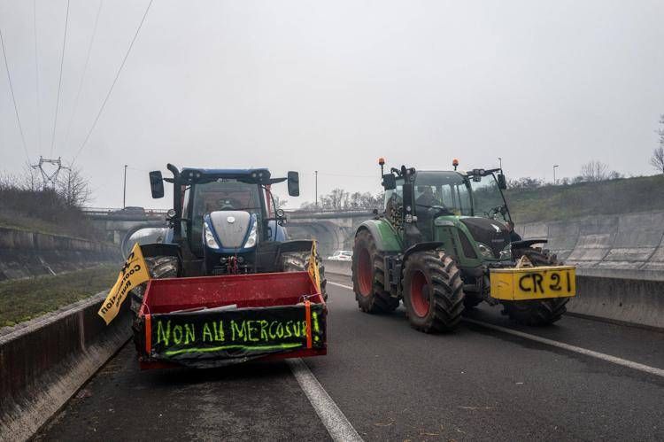 Proteste in Francia contro l'accordo Ue-Mercosur - Fotogramma /Ipa