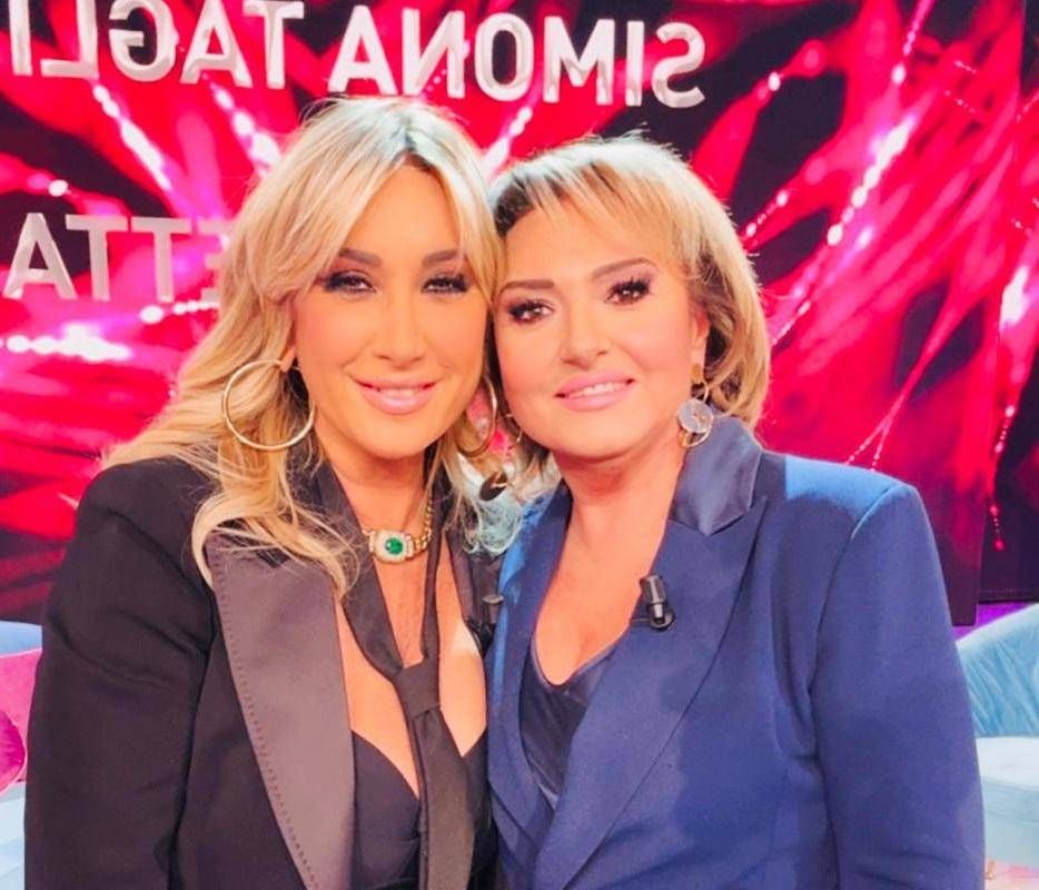 Simona Tagli: "Con Francesco è finita, ha annullato nozze per foto di 20 anni fa"