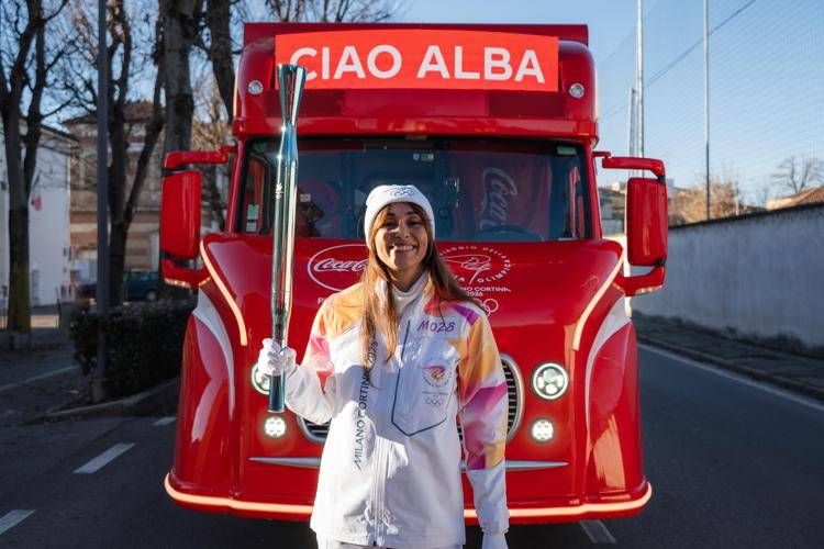 La Fiamma Olimpica di Milano Cortina 2026 arriva a Torino: Coca-Cola accende un percorso di sport, musica e condivisione