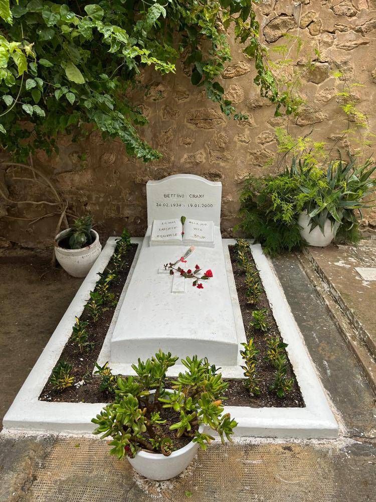 Crosetto ad Hammamet per l'anniversario della scomparsa di Craxi