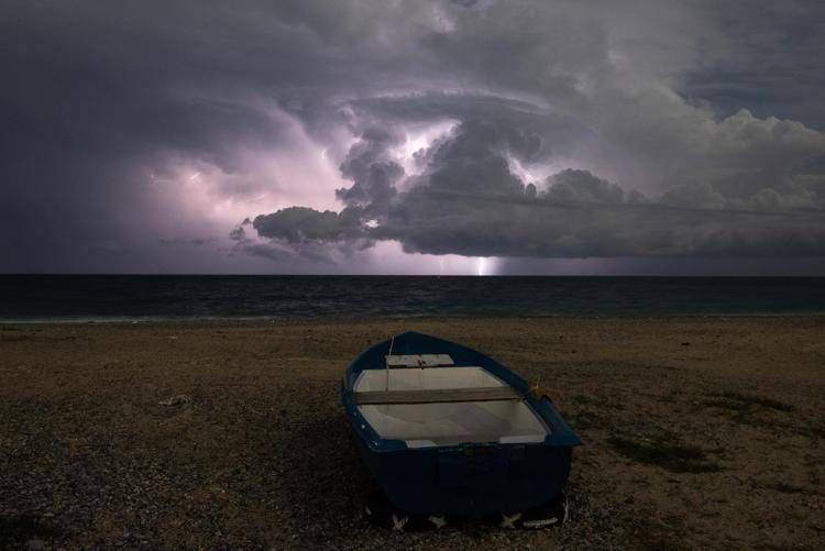 Nubifragi, mareggiate e burrasca: è massima allerta, le previsioni meteo - Fotogramma /Ipa