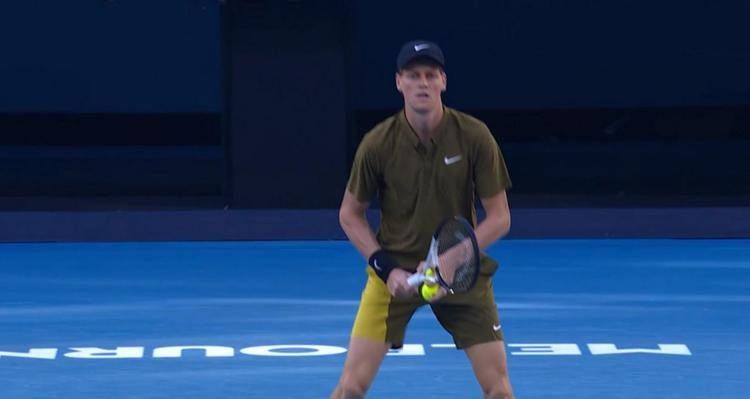 Il nuovo completo di Sinner - X