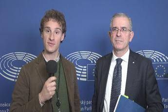 Groenlandia, Trump e Mercosur: Falcone spiega linea popolari tra sovranità, dialogo e commercio - Video