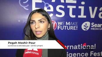 Ai, scrittrice Pour: 