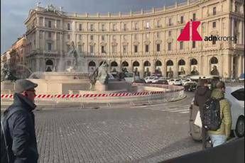 Valentino, tutto pronto a piazza della Repubblica per i funerali - Video
