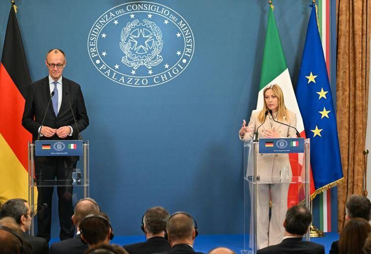 Giorgia Meloni e il cancelliere tedesco Friedrich Merz - (Afp)