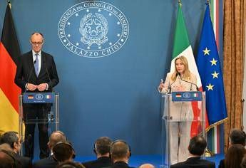 Giorgia Meloni e il cancelliere tedesco Friedrich Merz - (Afp)