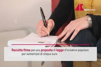 Sigarette, 5 euro in più per ogni pacchetto: al via raccolta firme