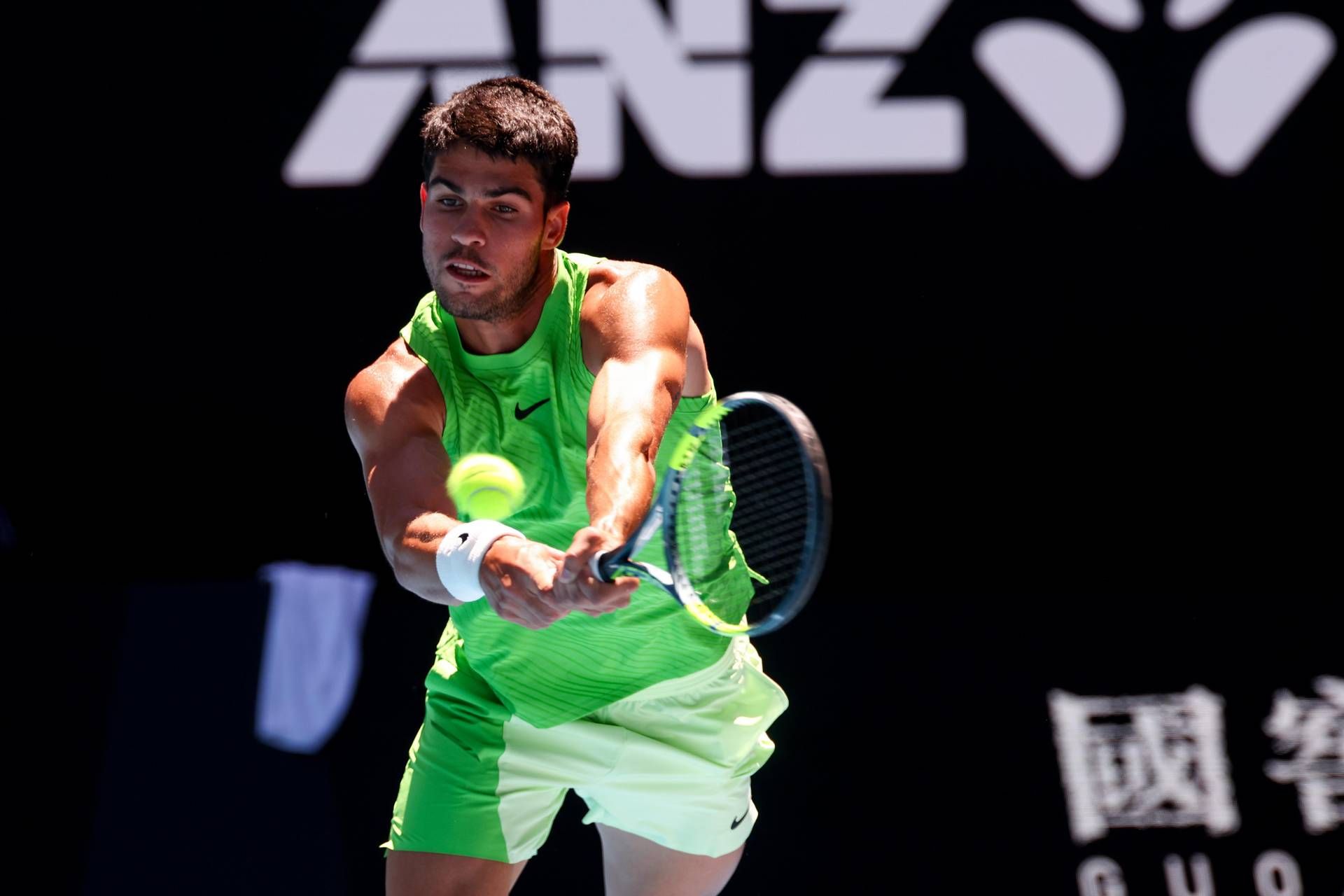 Alcaraz mima i crampi agli Australian Open, presa in giro a Sinner?