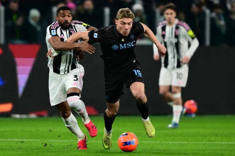 Hojlund e Bremer - Afp