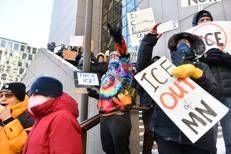 Minneapolis, Trump apre alla possibilità che Ice lasci città: 