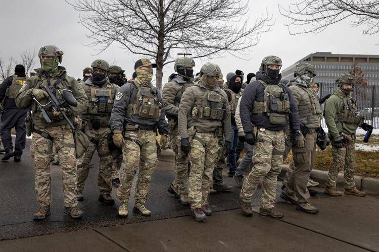 Agenti Ice a Minneapolis (Fotogramma/Ipa)