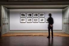 Gianni Berengo Gardin fotografa lo studio di Giorgio Morandi